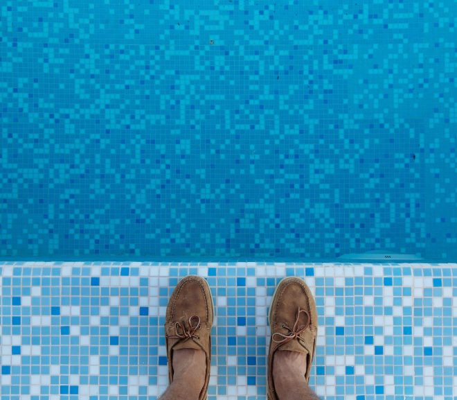 les avantages d’une piscine à débordement